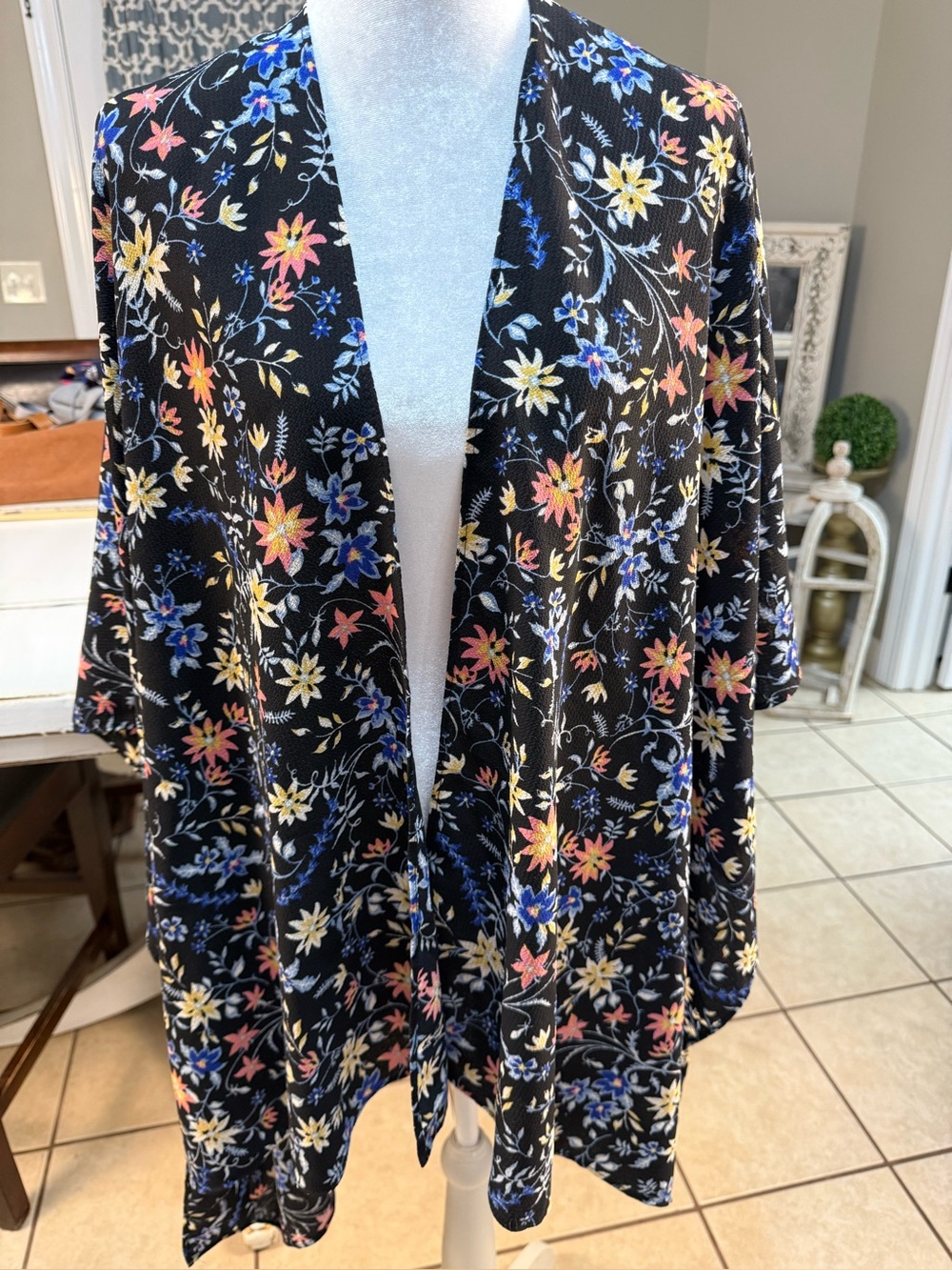 Black Floral Open Kimono - Multicolor Flowers One Size - Picture 2 of 7